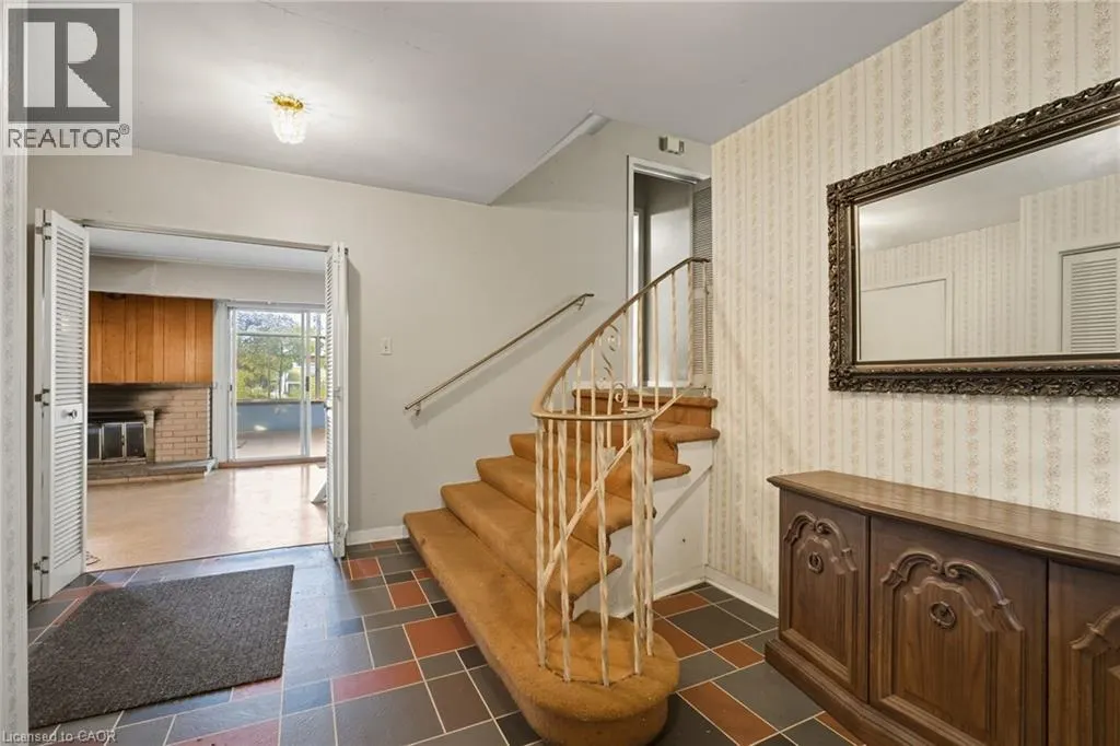 264 CAMELOT Drive