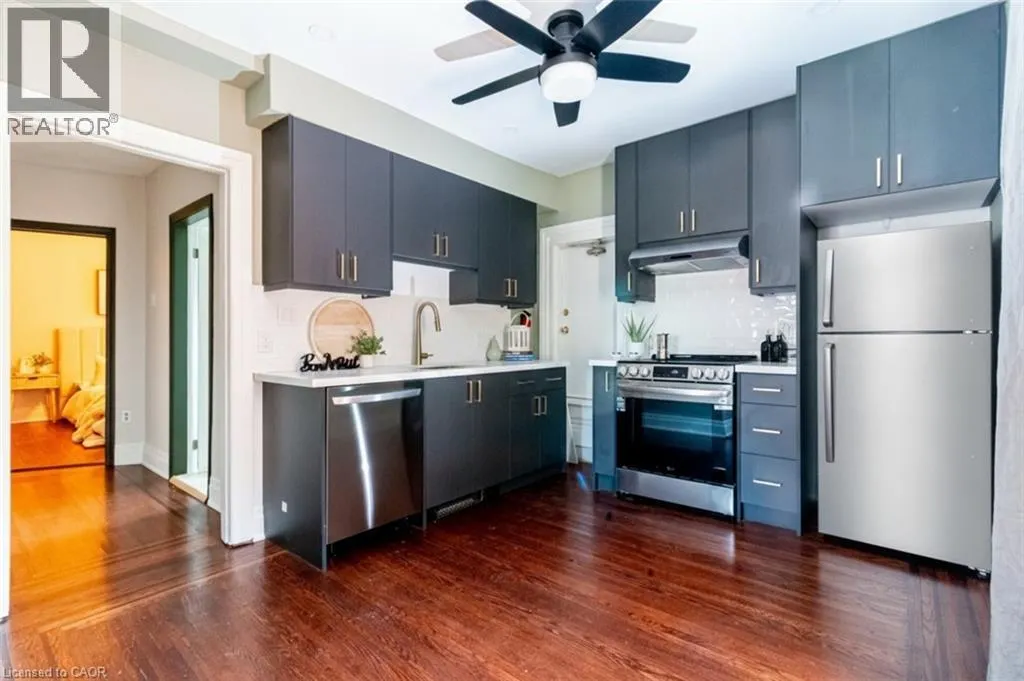 11 EASTBOURNE Avenue Unit# 2, #2