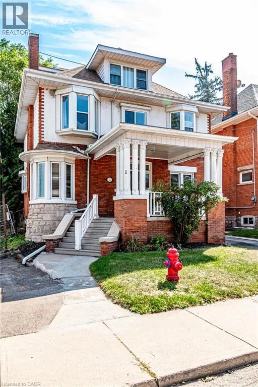 11 EASTBOURNE Avenue Unit# 2, #2