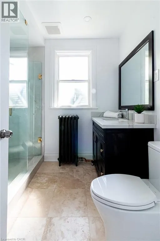11 EASTBOURNE Avenue Unit# 2, #2