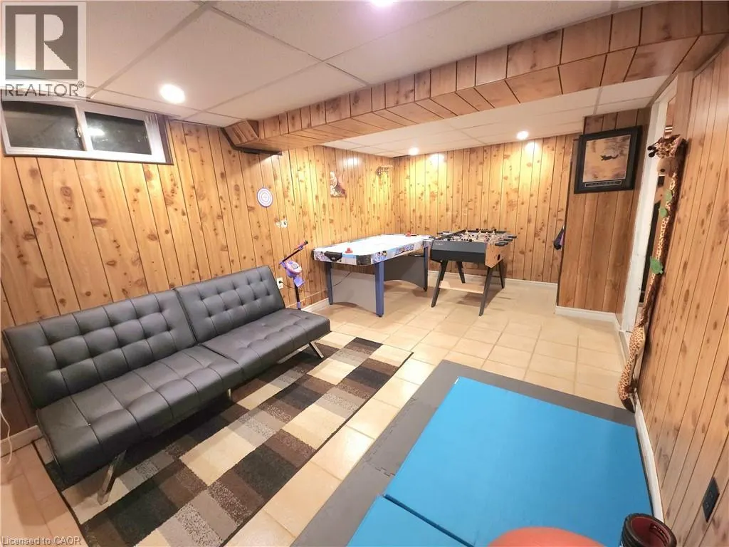 32 MOWAT Boulevard Unit# 8, #8