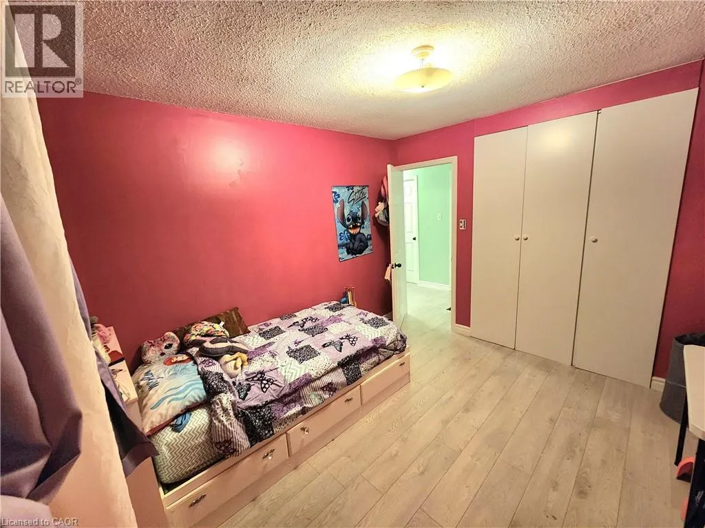 32 MOWAT Boulevard Unit# 8, #8