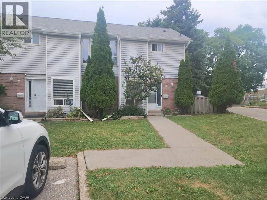 32 MOWAT Boulevard Unit# 8, #8
