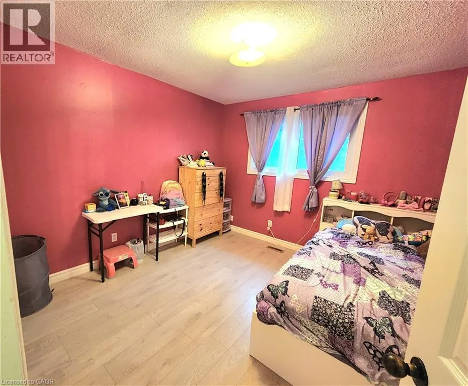 32 MOWAT Boulevard Unit# 8, #8