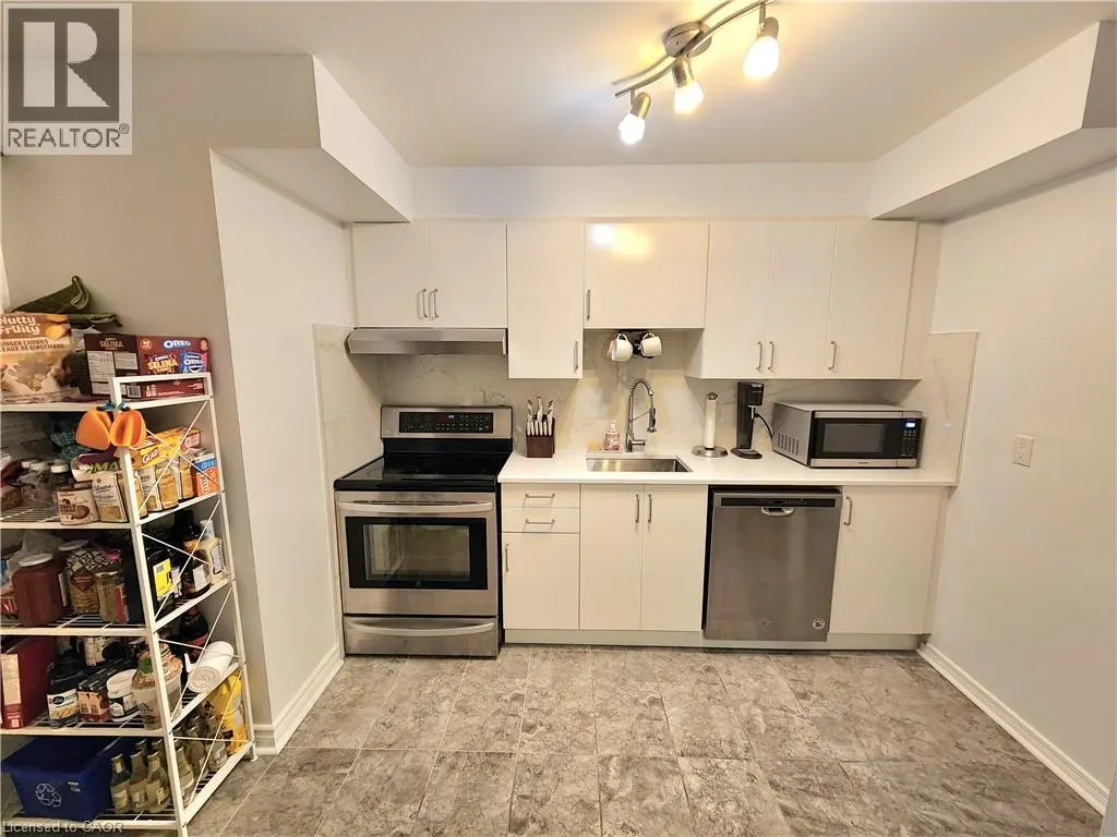 32 MOWAT Boulevard Unit# 8, #8