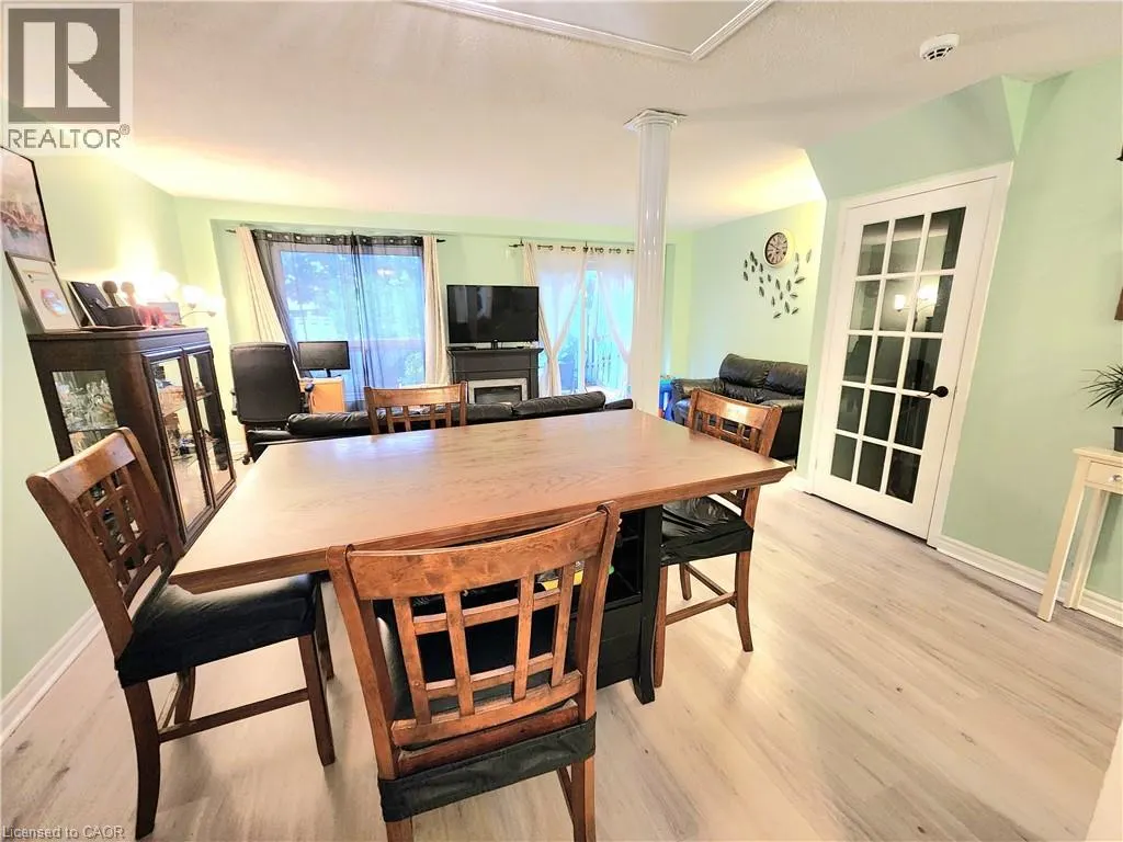 32 MOWAT Boulevard Unit# 8, #8