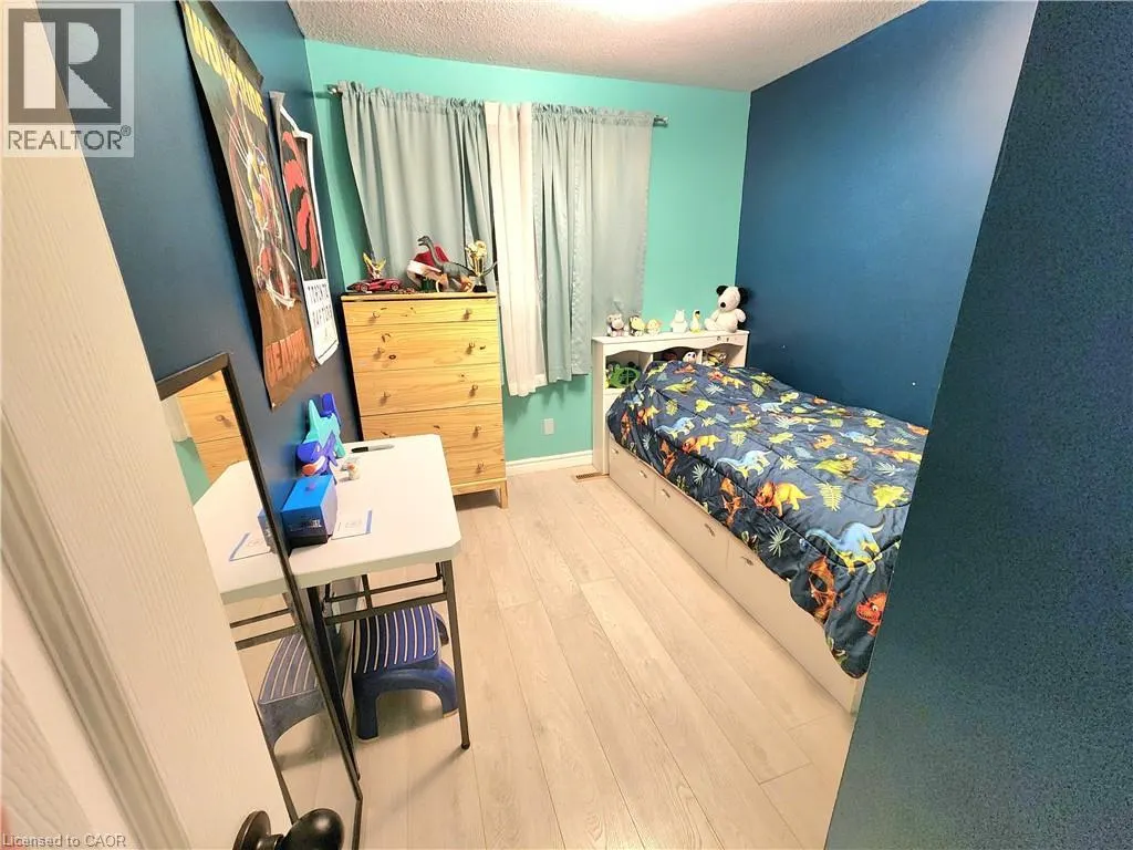 32 MOWAT Boulevard Unit# 8, #8
