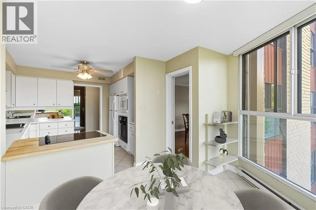 20 BERKLEY Road Unit# 702, #702
