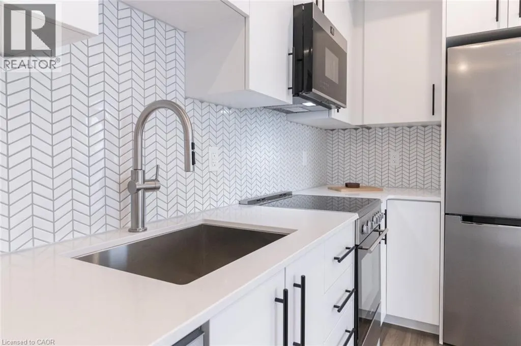 15 WELLINGTON Street S Unit# 2812, #2812