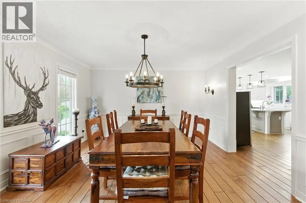 24 MEANDER Close
