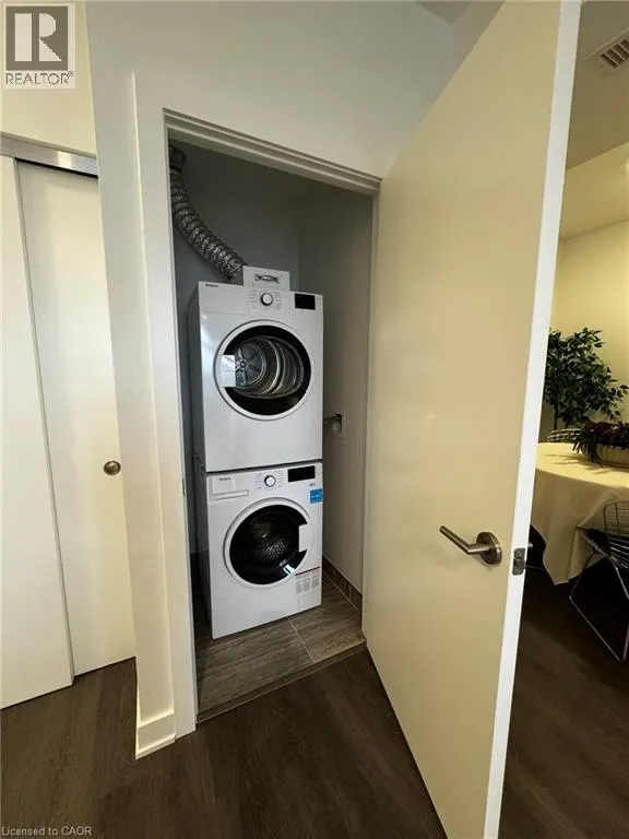25 WELLINGTON Street S Unit# 1601, #1601
