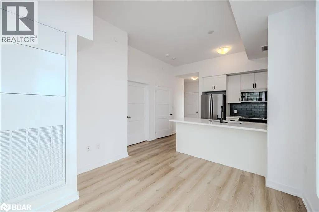 470 DUNDAS Street E