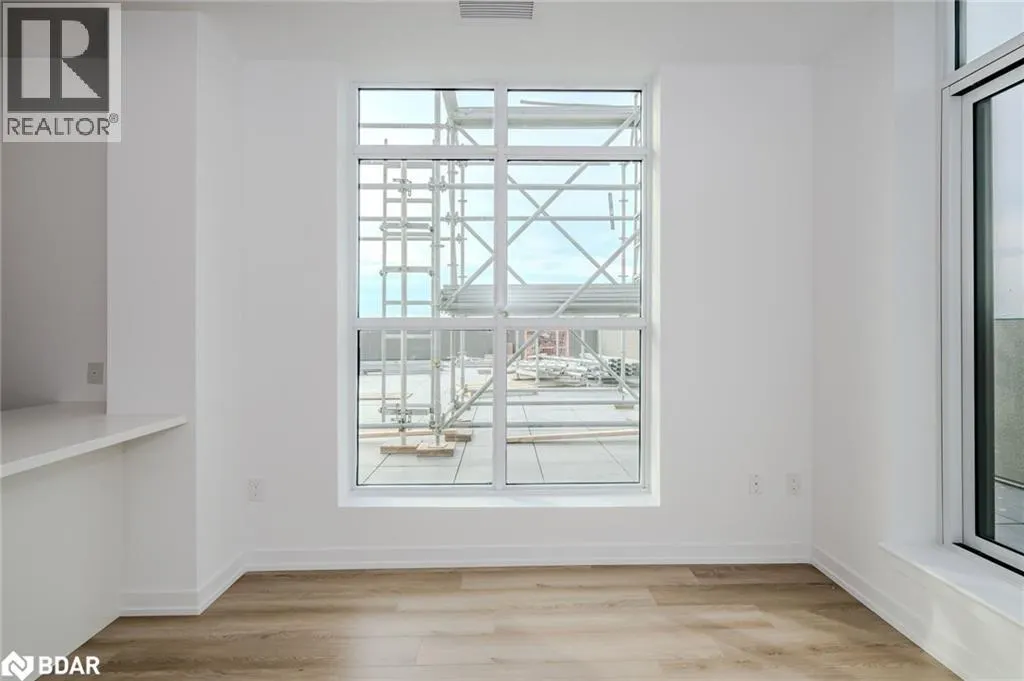 470 DUNDAS Street E
