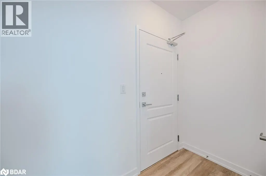 470 DUNDAS Street E
