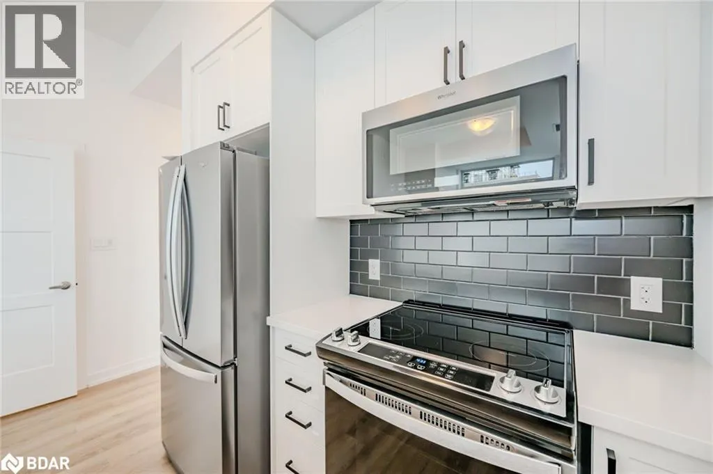 470 DUNDAS Street E