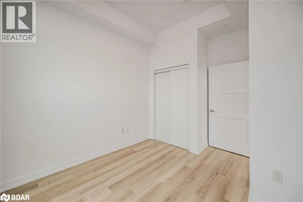 470 DUNDAS Street E