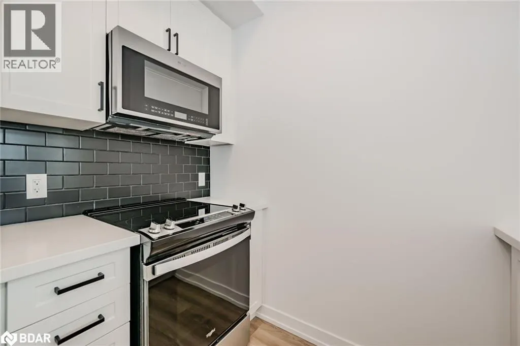 470 DUNDAS Street E
