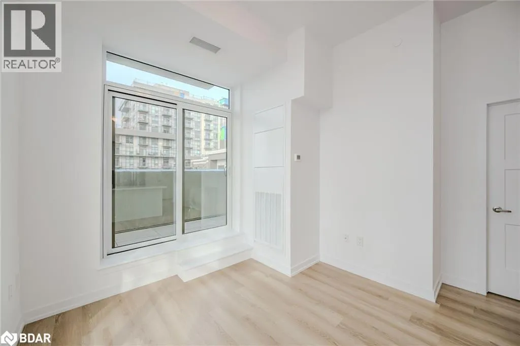 470 DUNDAS Street E
