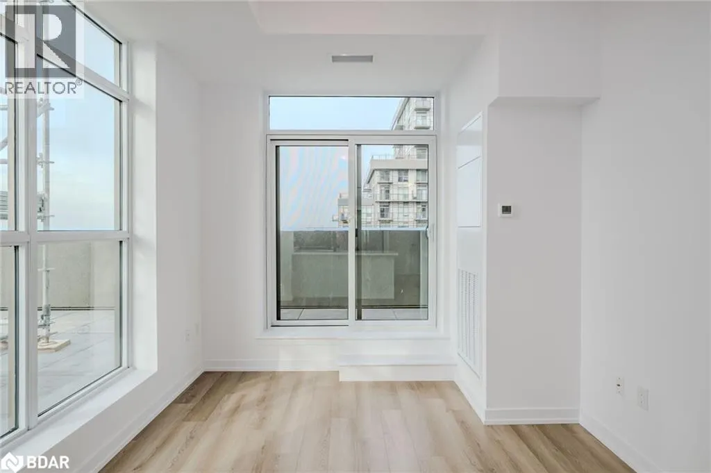 470 DUNDAS Street E