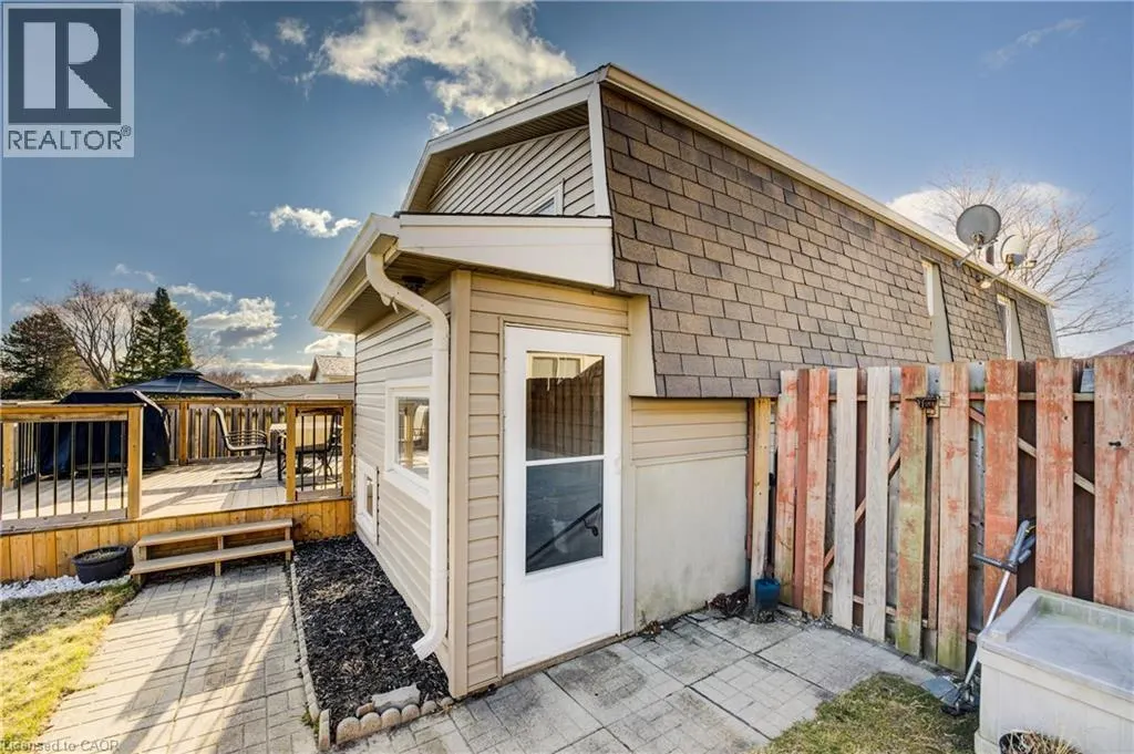 26 CLUTHE Crescent