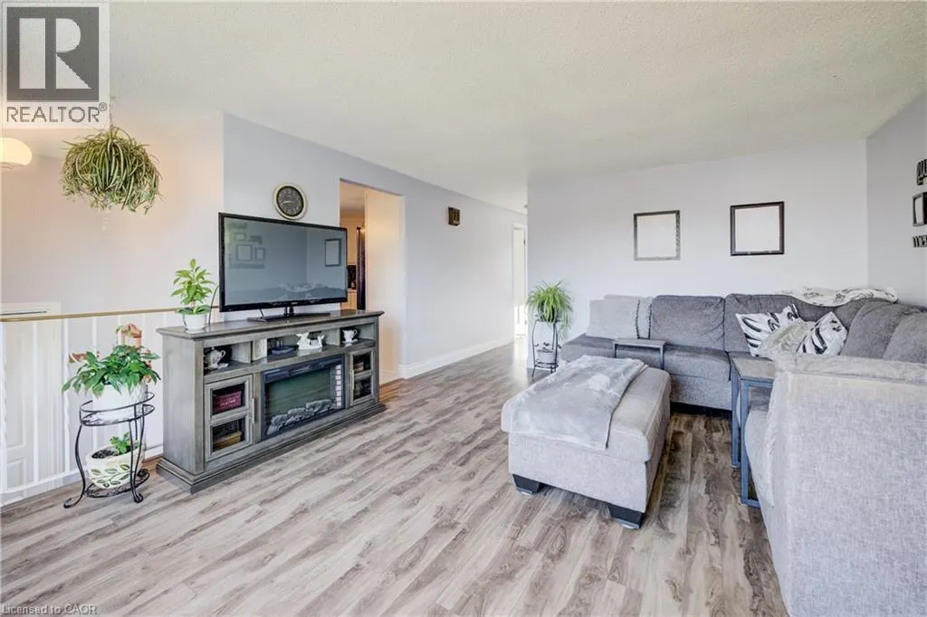 26 CLUTHE Crescent