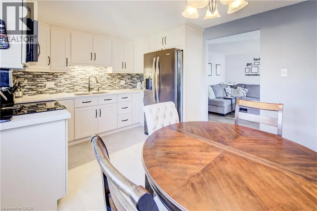 26 CLUTHE Crescent