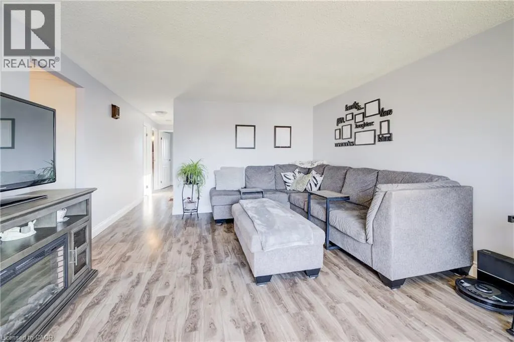 26 CLUTHE Crescent