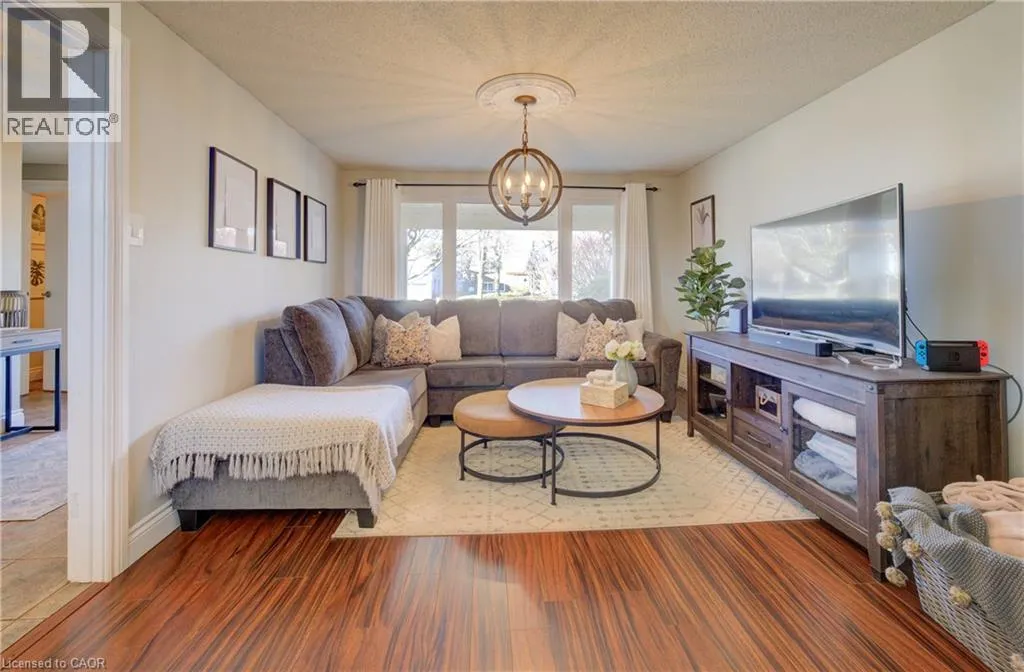 47 MANOR Drive