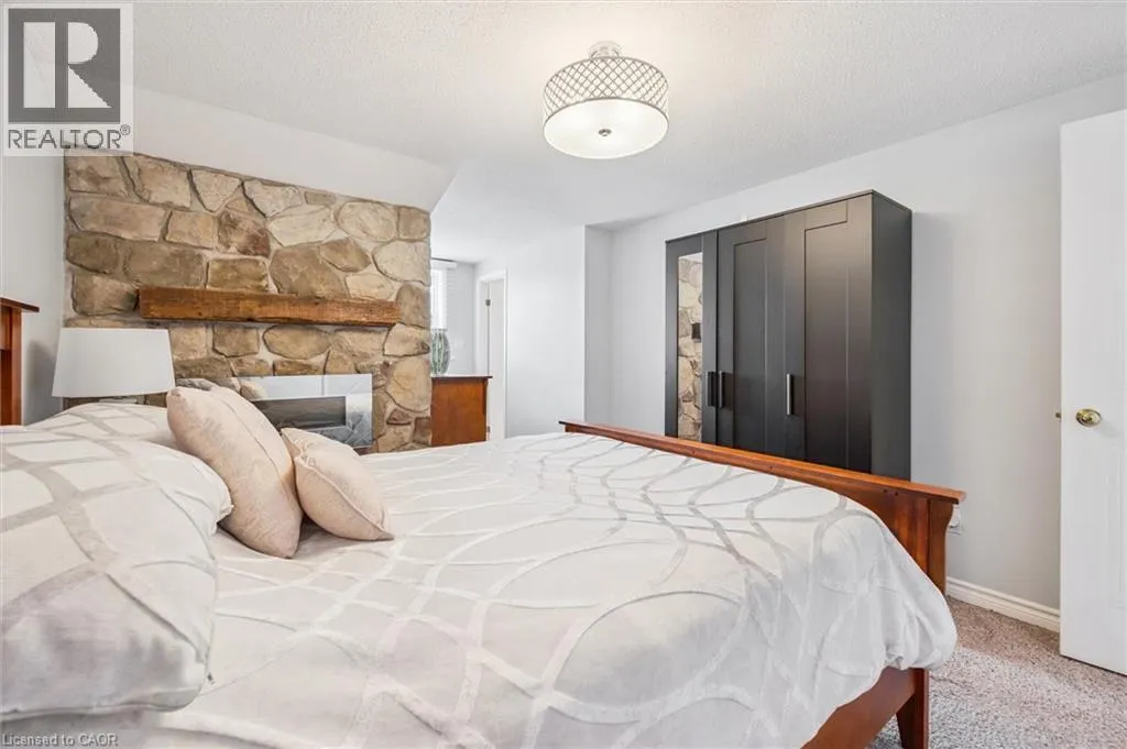 747 FAIRWAY Court