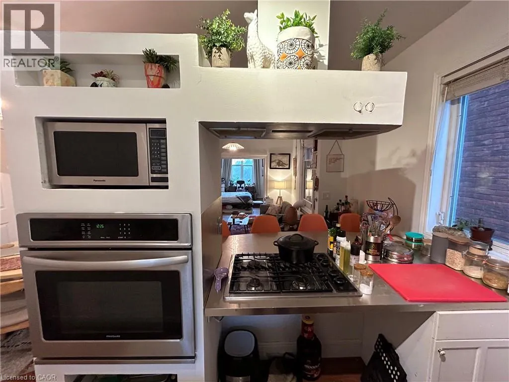 207 CHARLTON Avenue W Unit# 1, #1
