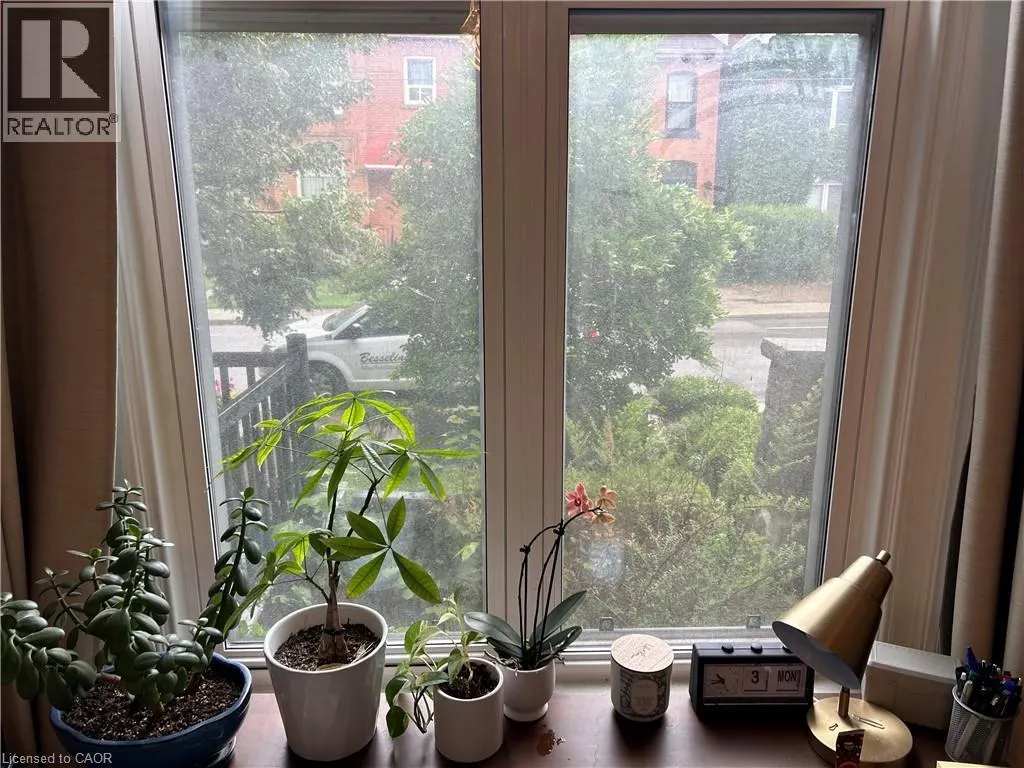 207 CHARLTON Avenue W Unit# 1, #1