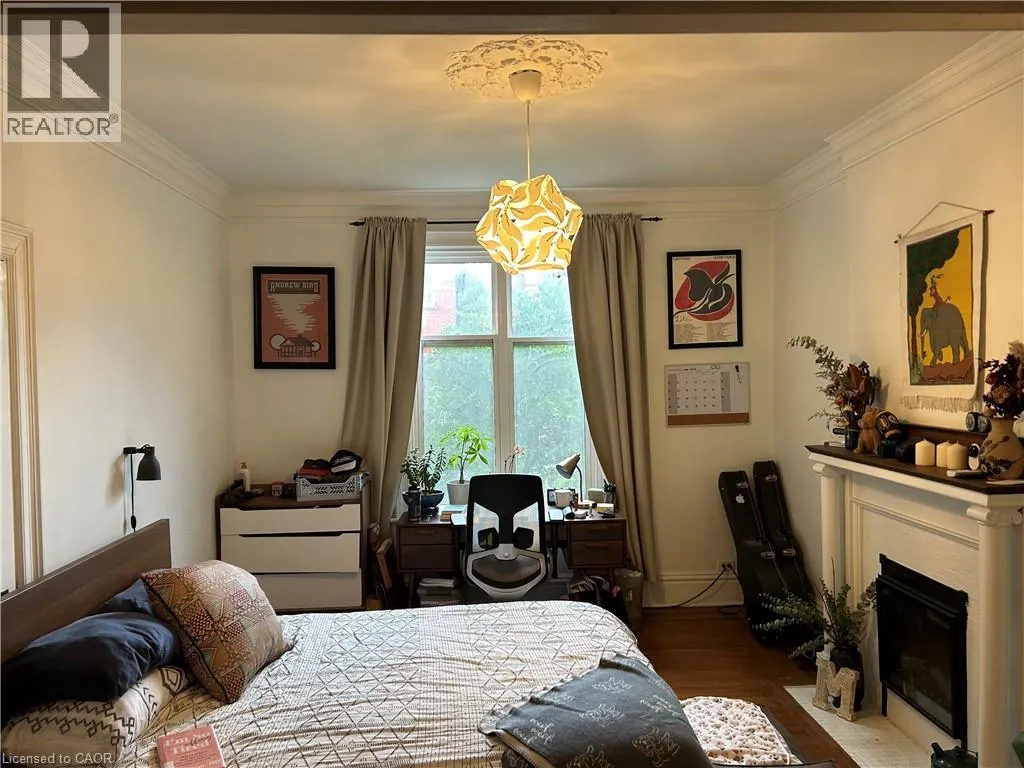 207 CHARLTON Avenue W Unit# 1, #1