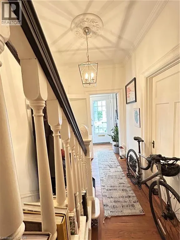207 CHARLTON Avenue W Unit# 1, #1