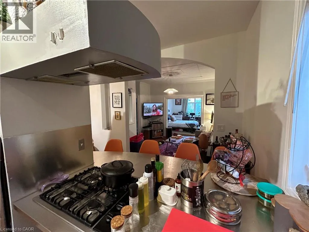 207 CHARLTON Avenue W Unit# 1, #1