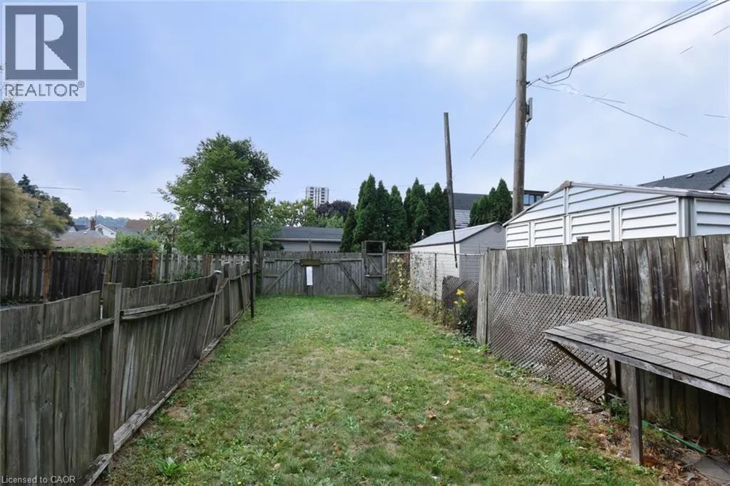 122 EVANS Street