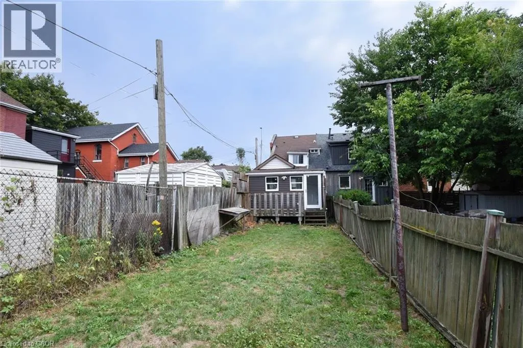 122 EVANS Street