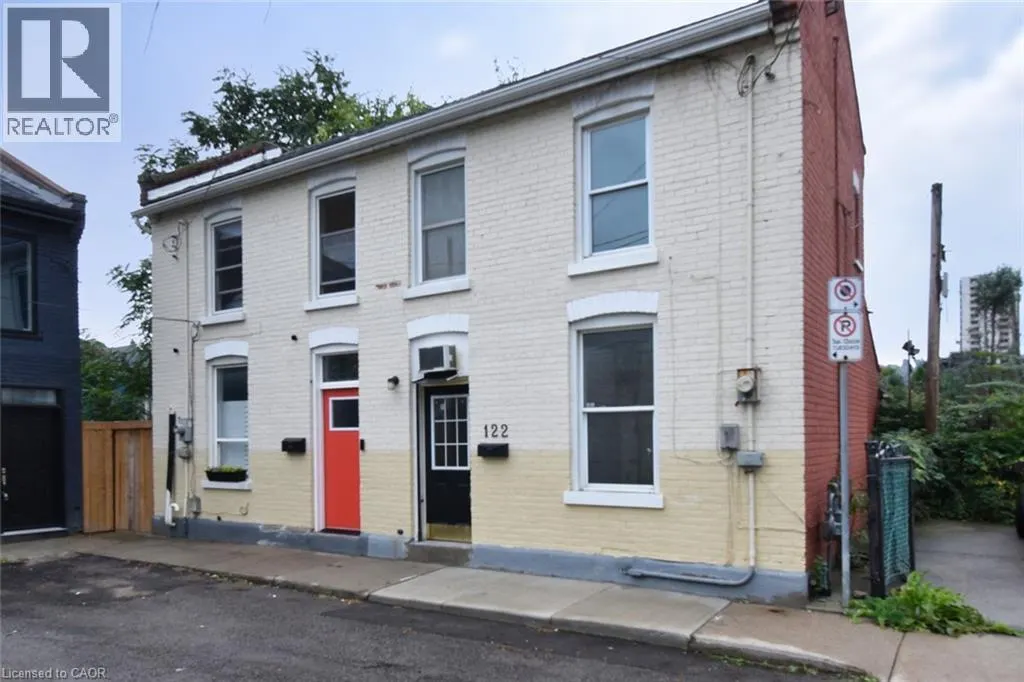 122 EVANS Street