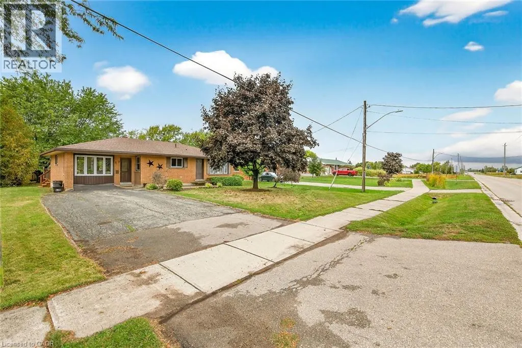 49 ERIE Avenue N