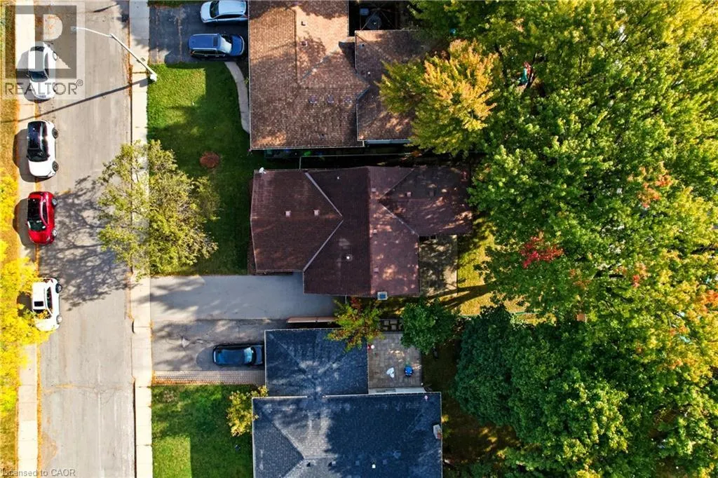 7 FARMER Court