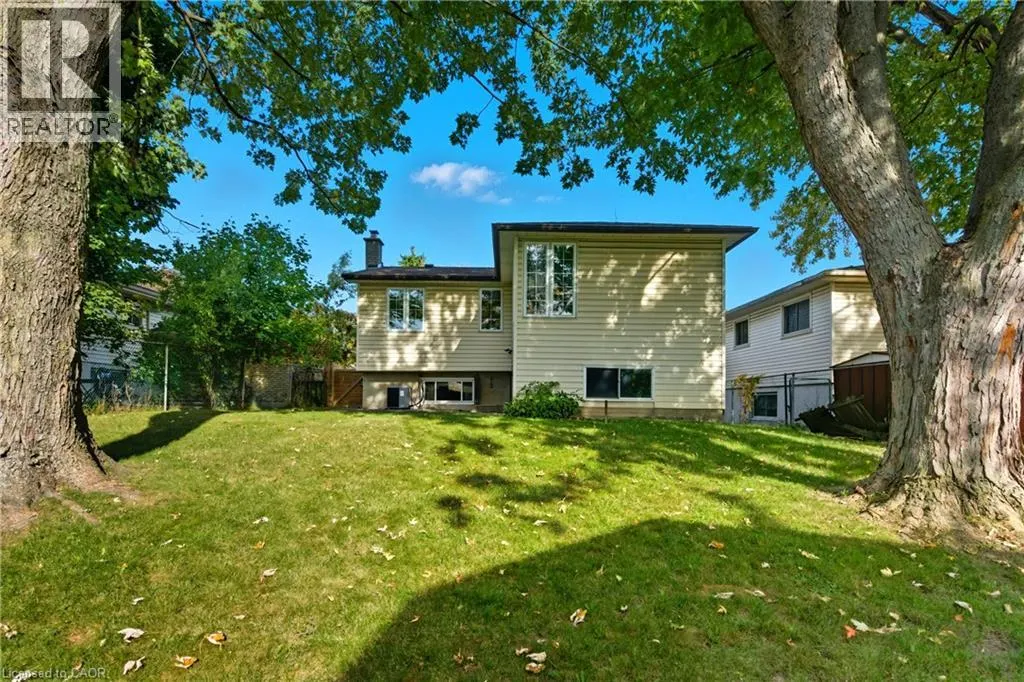 7 FARMER Court