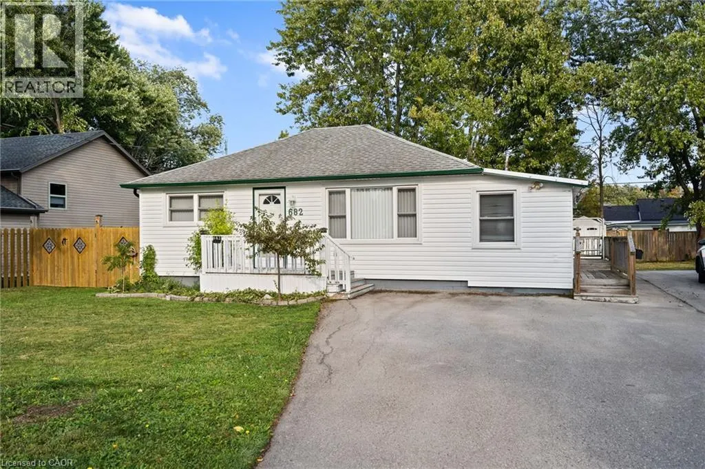 682 FAIRVIEW Road