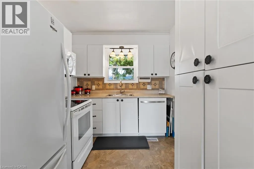 682 FAIRVIEW Road