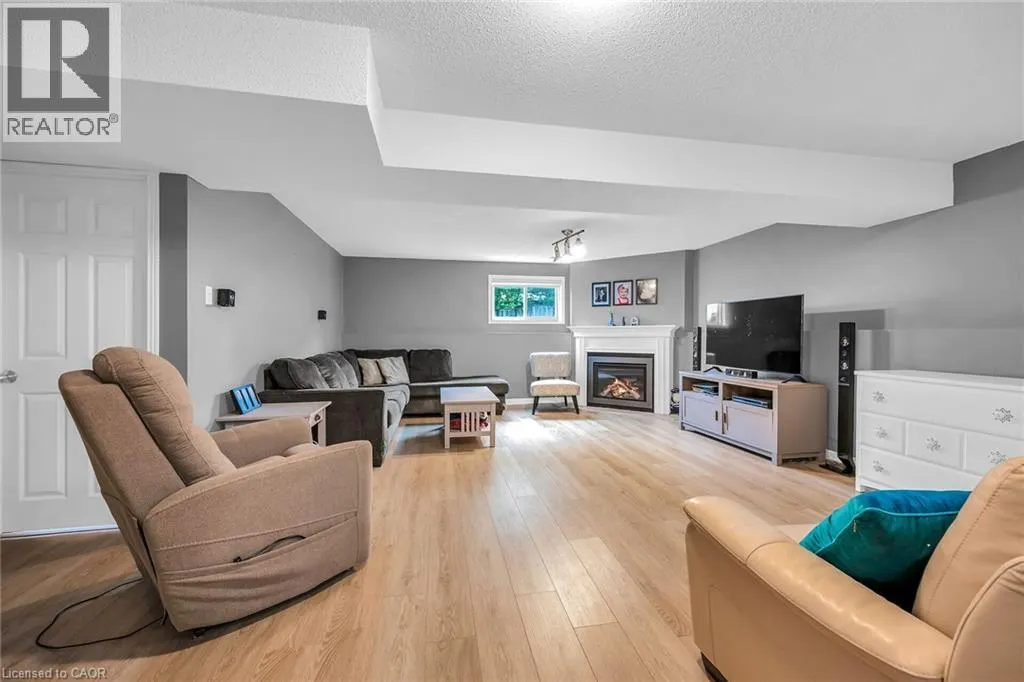 16 CALEDON Court