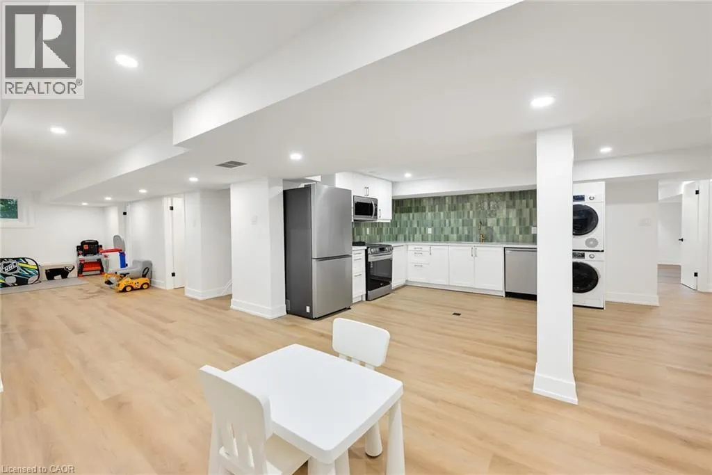 162 STONE CHURCH Road E