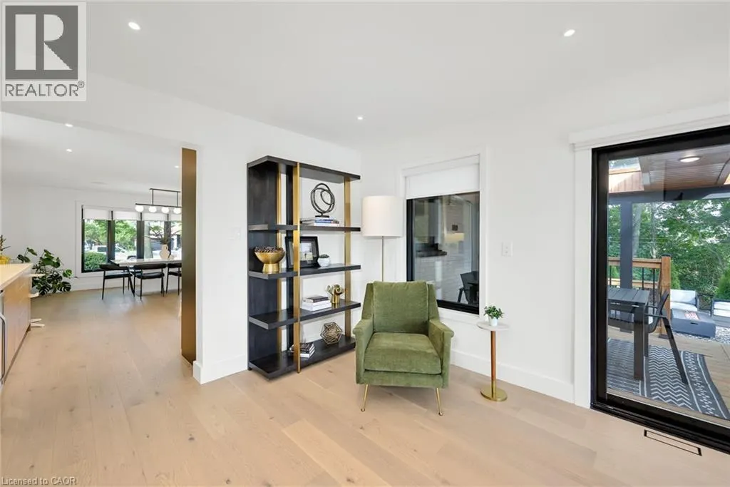 162 STONE CHURCH Road E