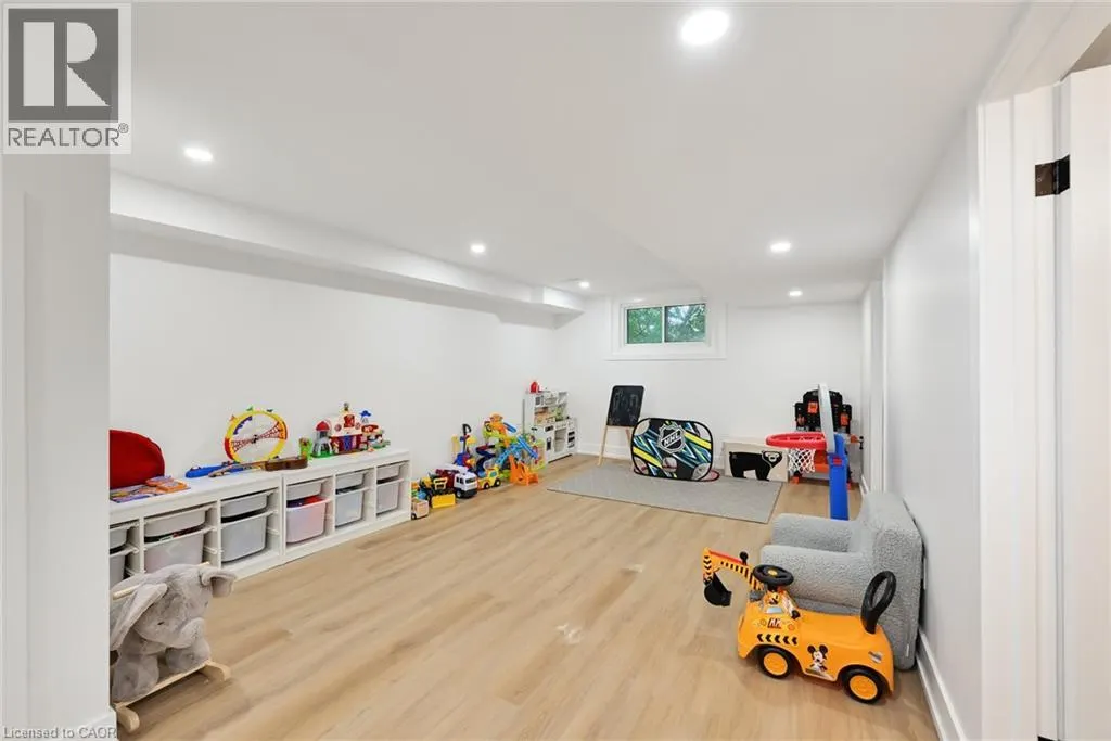 162 STONE CHURCH Road E