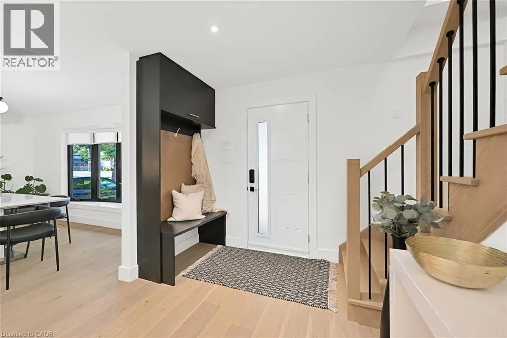 162 STONE CHURCH Road E