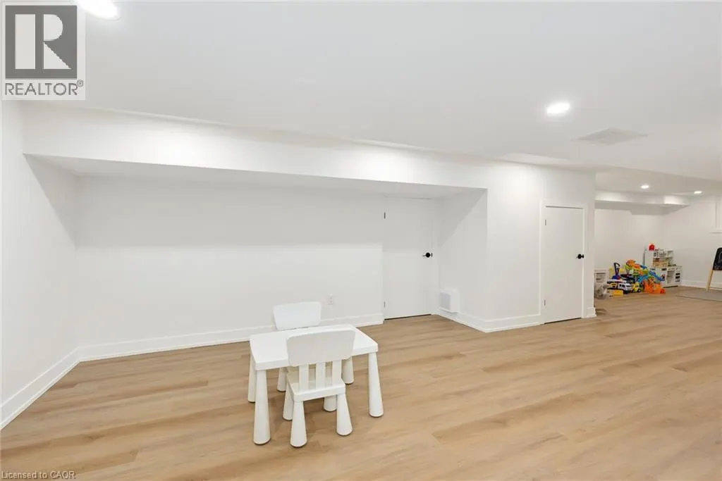 162 STONE CHURCH Road E