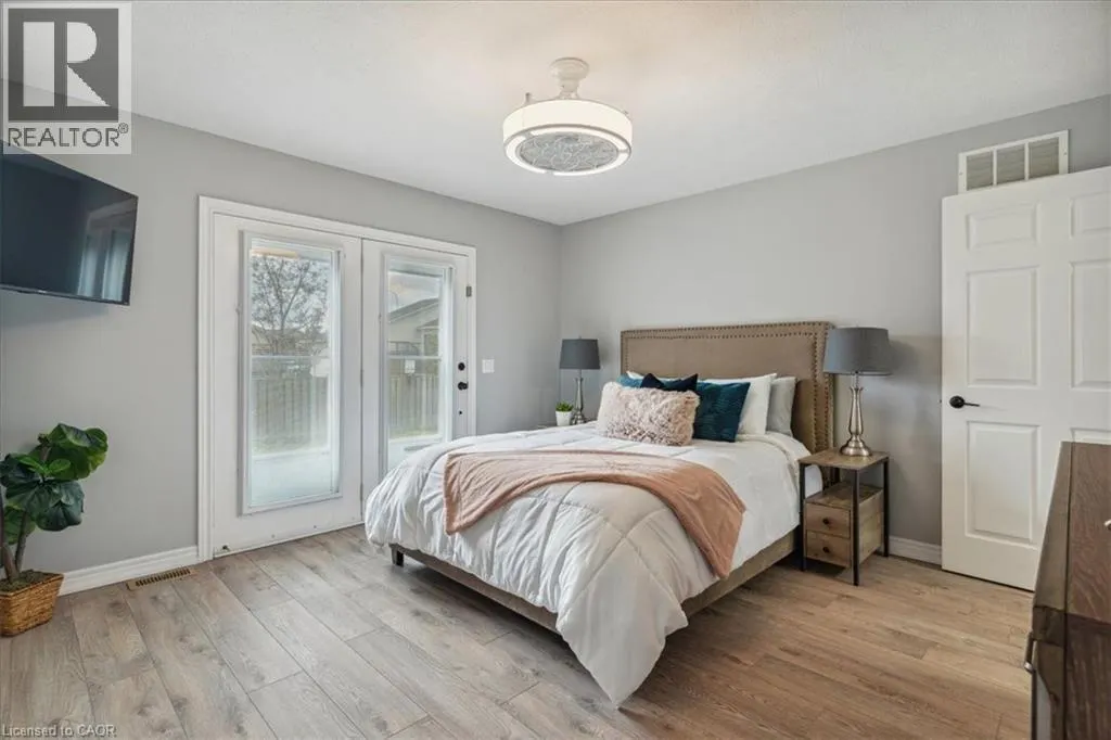 29 MAPLEVIEW Drive