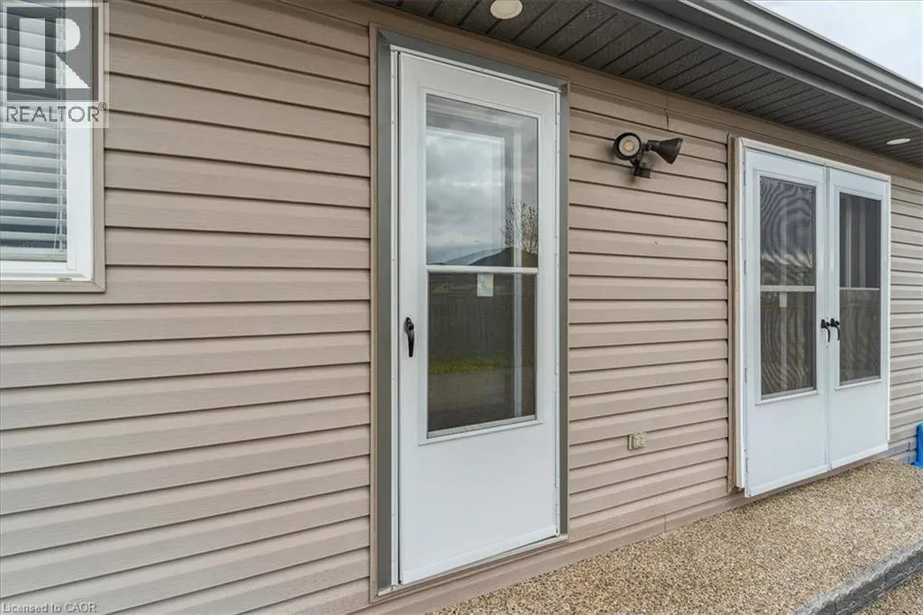 29 MAPLEVIEW Drive